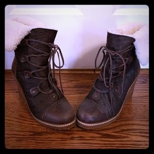 Authentic Australia Luxe Fashionable boots